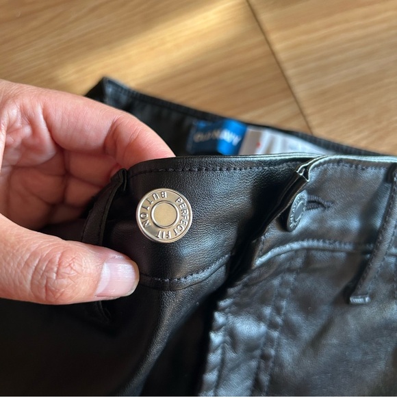 Old Navy Black Higher High Rise Flare Faux Leather Pants Size 2 - Picture 4 of 9